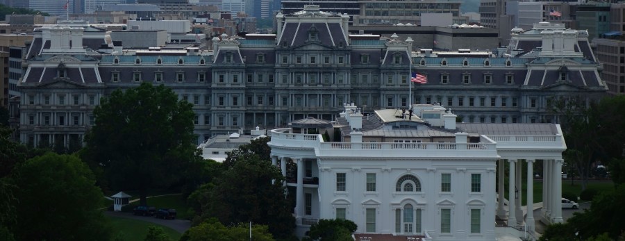 Eisenhower_Executive_Office_Building_and_White_House